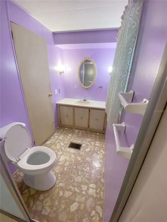 Activo con contrato: $145,000 (2 camas, 2 baños, 1372 Pies cuadrados)