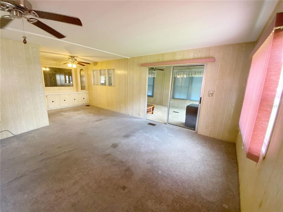 Activo con contrato: $145,000 (2 camas, 2 baños, 1372 Pies cuadrados)