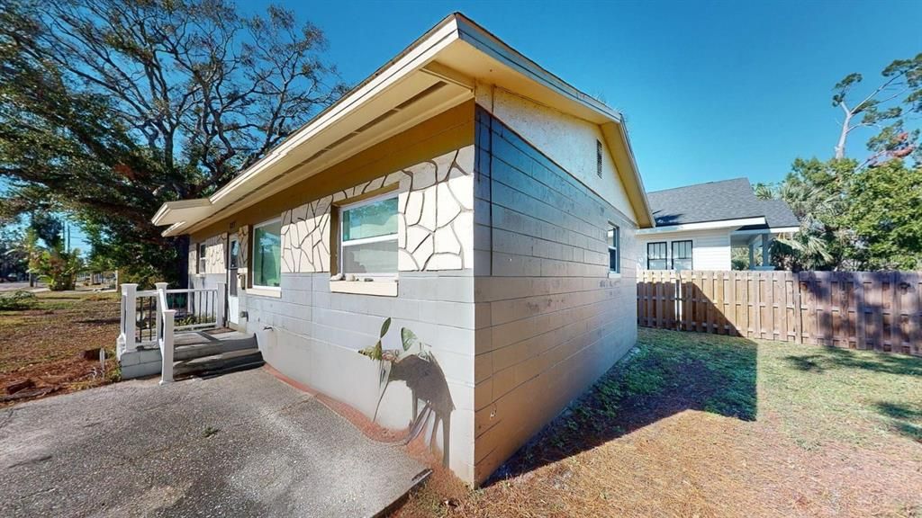 En Venta: $285,000 (3 camas, 1 baños, 920 Pies cuadrados)