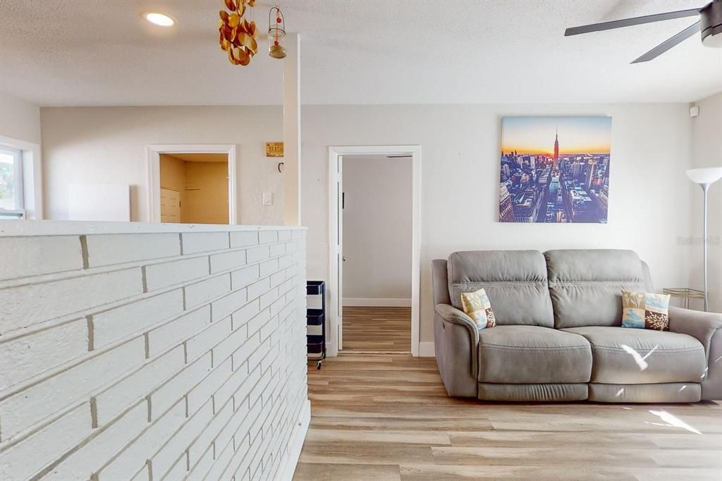 En Venta: $285,000 (3 camas, 1 baños, 920 Pies cuadrados)