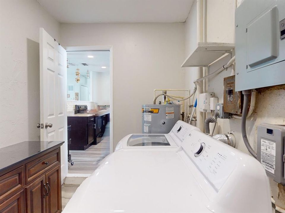 En Venta: $285,000 (3 camas, 1 baños, 920 Pies cuadrados)