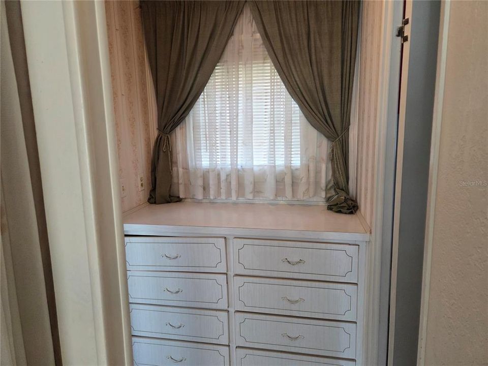 Под контрактом: $90,900 (1 спален, 1 ванн, 552 Квадратных фут)