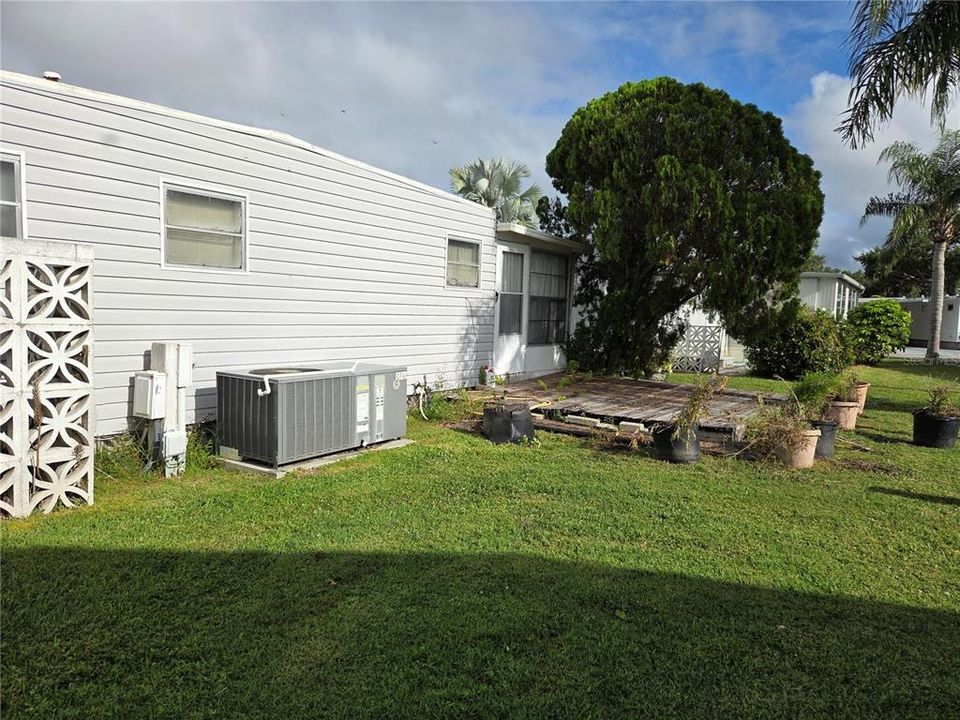 Под контрактом: $90,900 (1 спален, 1 ванн, 552 Квадратных фут)