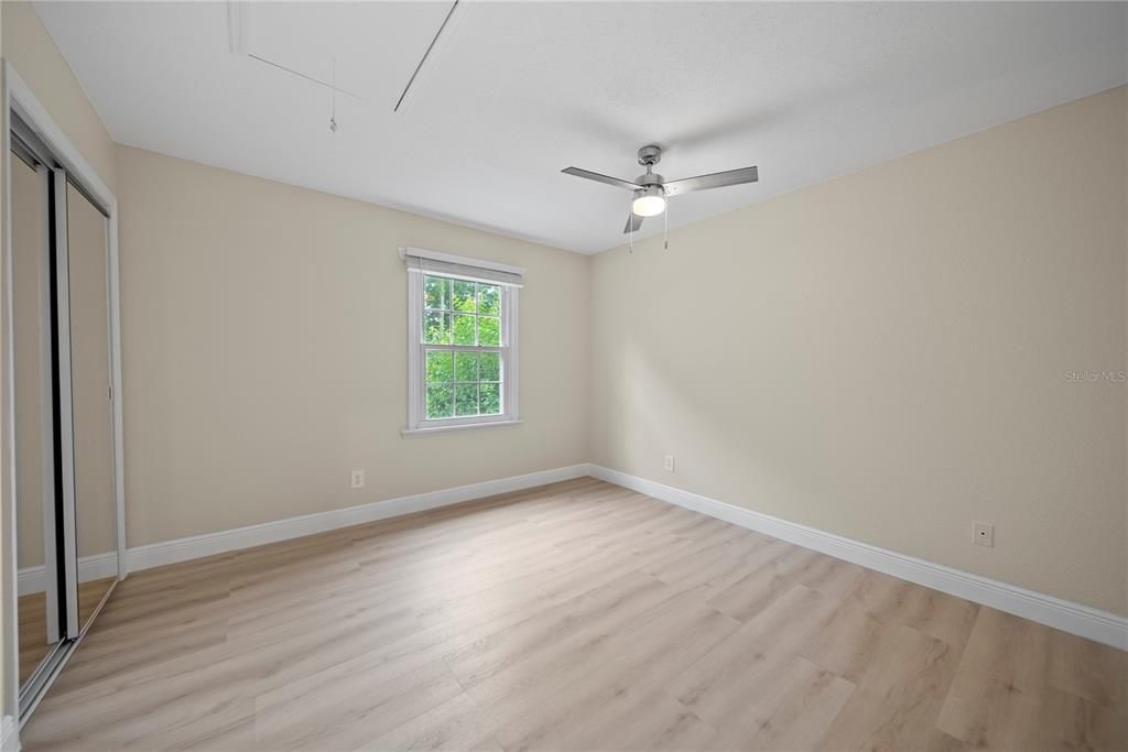 For Rent: $1,900 (2 beds, 1 baths, 928 Square Feet)