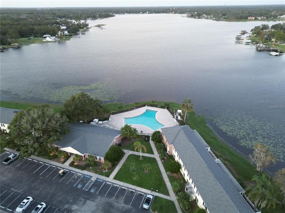 For Rent: $1,900 (2 beds, 1 baths, 928 Square Feet)