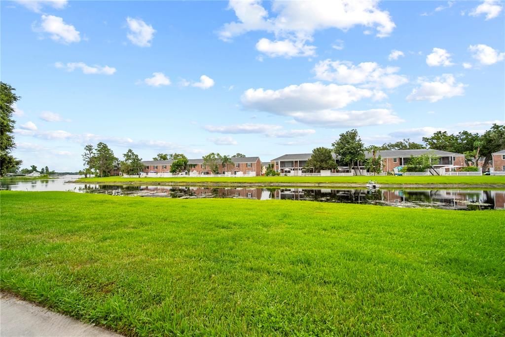 For Rent: $1,900 (2 beds, 1 baths, 928 Square Feet)