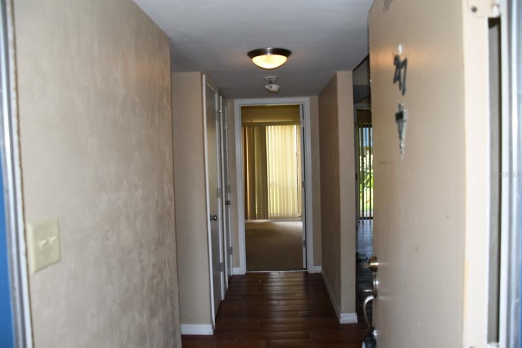 待售: $89,900 (2 贝兹, 1 浴室, 876 平方英尺)