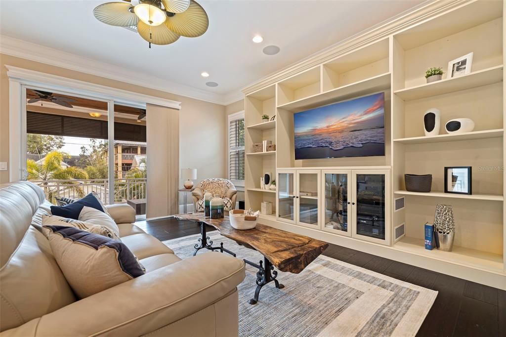 For Rent: $17,000 (4 beds, 5 baths, 4082 Square Feet)