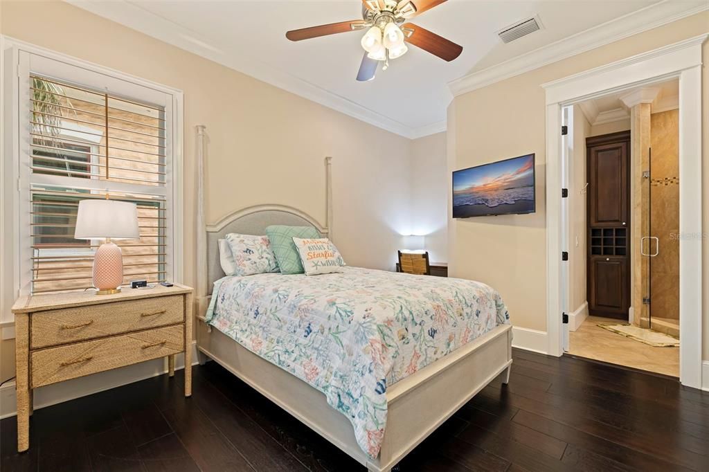 For Rent: $17,000 (4 beds, 5 baths, 4082 Square Feet)