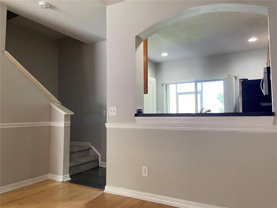 For Rent: $1,900 (2 beds, 2 baths, 1337 Square Feet)