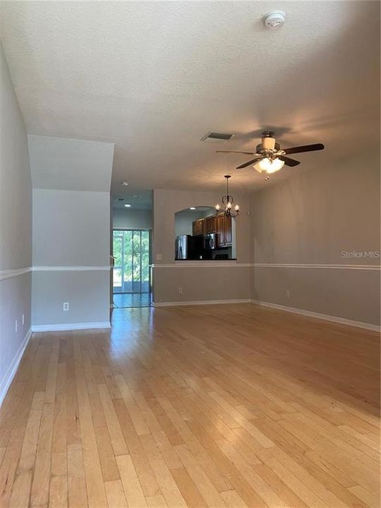 For Rent: $1,900 (2 beds, 2 baths, 1337 Square Feet)