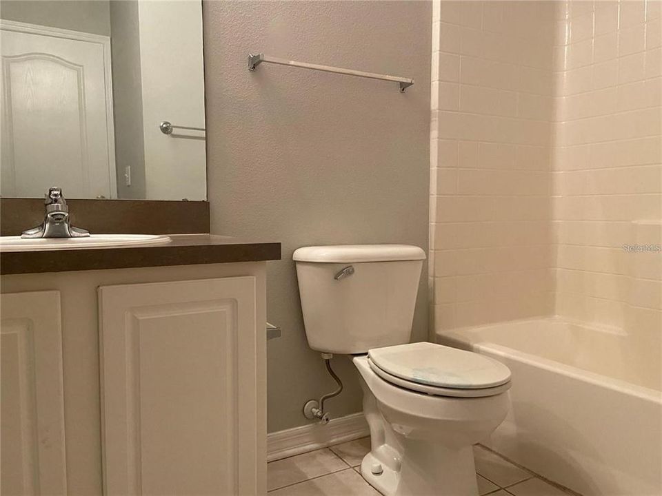 For Rent: $1,900 (2 beds, 2 baths, 1337 Square Feet)