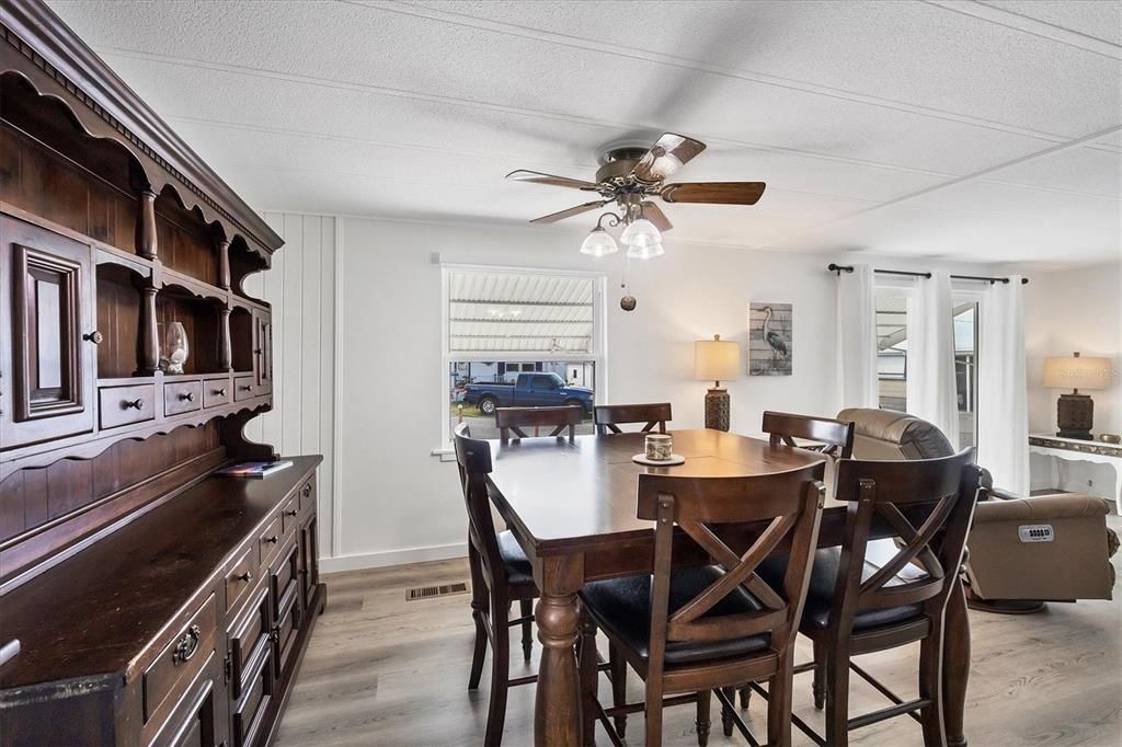 For Sale: $394,000 (2 beds, 2 baths, 1056 Square Feet)