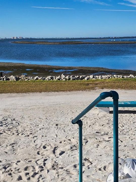 For Sale: $394,000 (2 beds, 2 baths, 1056 Square Feet)