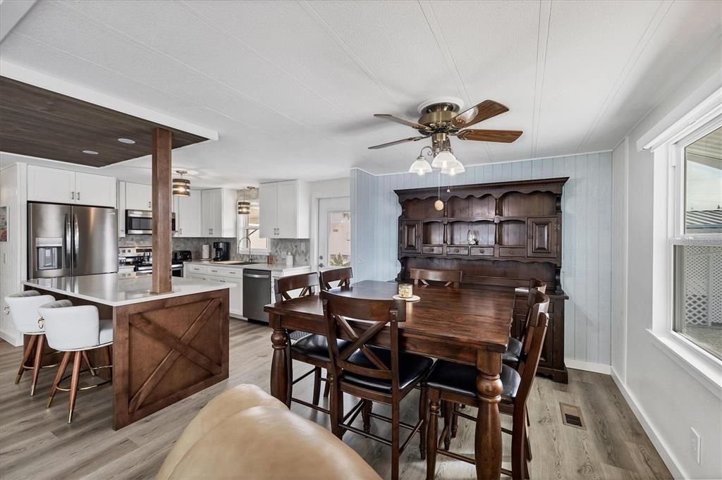 For Sale: $394,000 (2 beds, 2 baths, 1056 Square Feet)