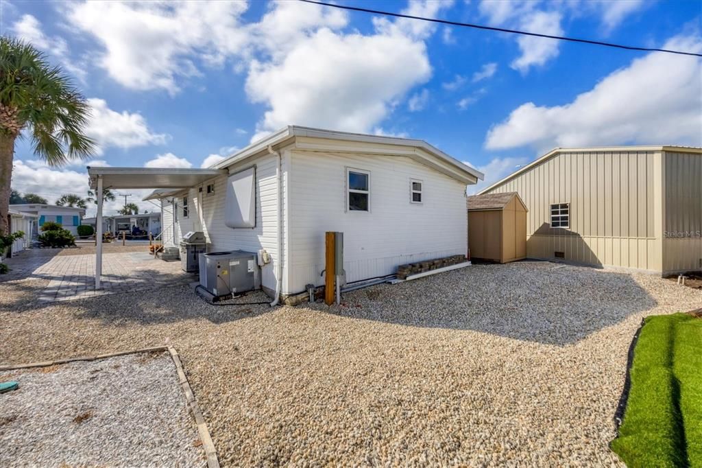 For Sale: $394,000 (2 beds, 2 baths, 1056 Square Feet)