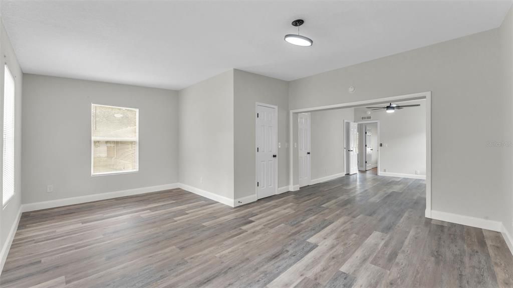 For Sale: $284,900 (4 beds, 2 baths, 2489 Square Feet)