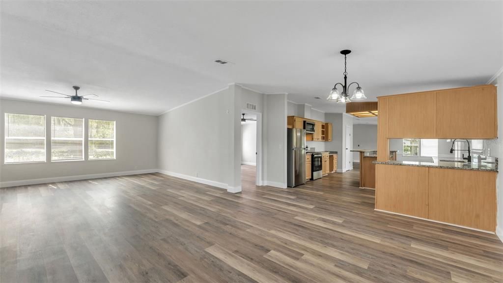 For Sale: $284,900 (4 beds, 2 baths, 2489 Square Feet)