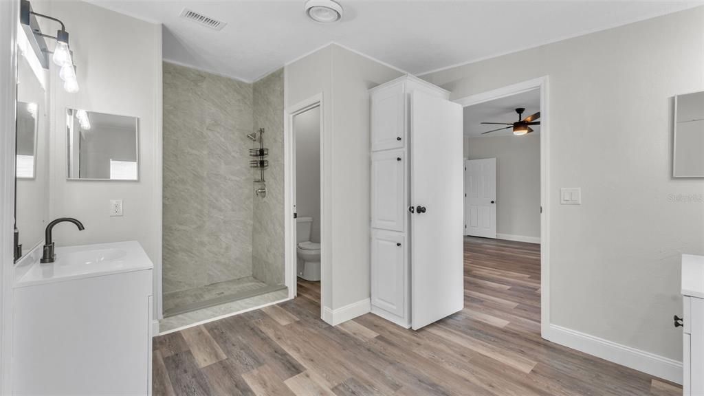 For Sale: $284,900 (4 beds, 2 baths, 2489 Square Feet)