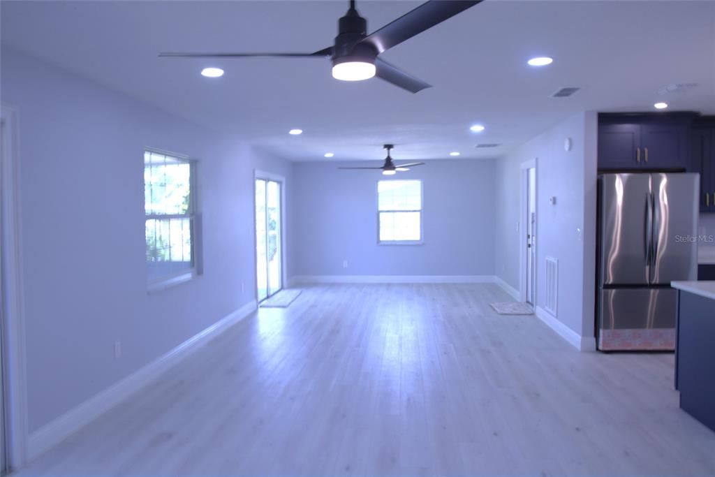 For Sale: $285,761 (3 beds, 2 baths, 1523 Square Feet)