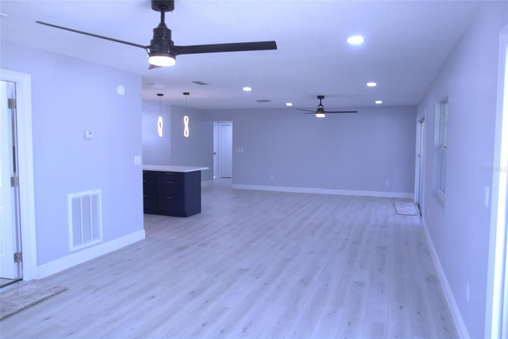 For Sale: $285,761 (3 beds, 2 baths, 1523 Square Feet)