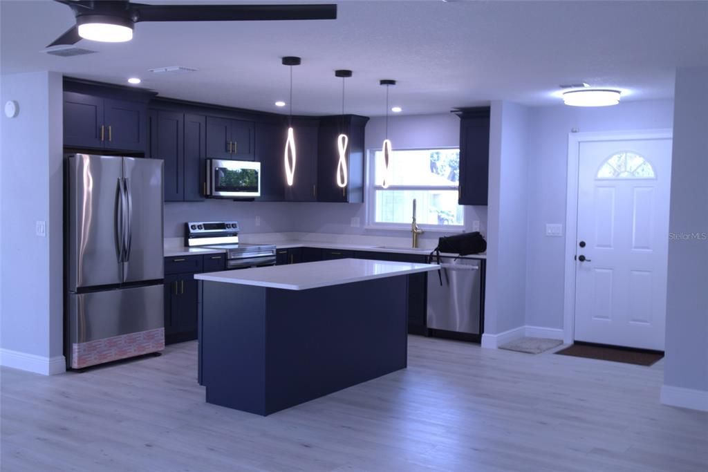 For Sale: $285,761 (3 beds, 2 baths, 1523 Square Feet)