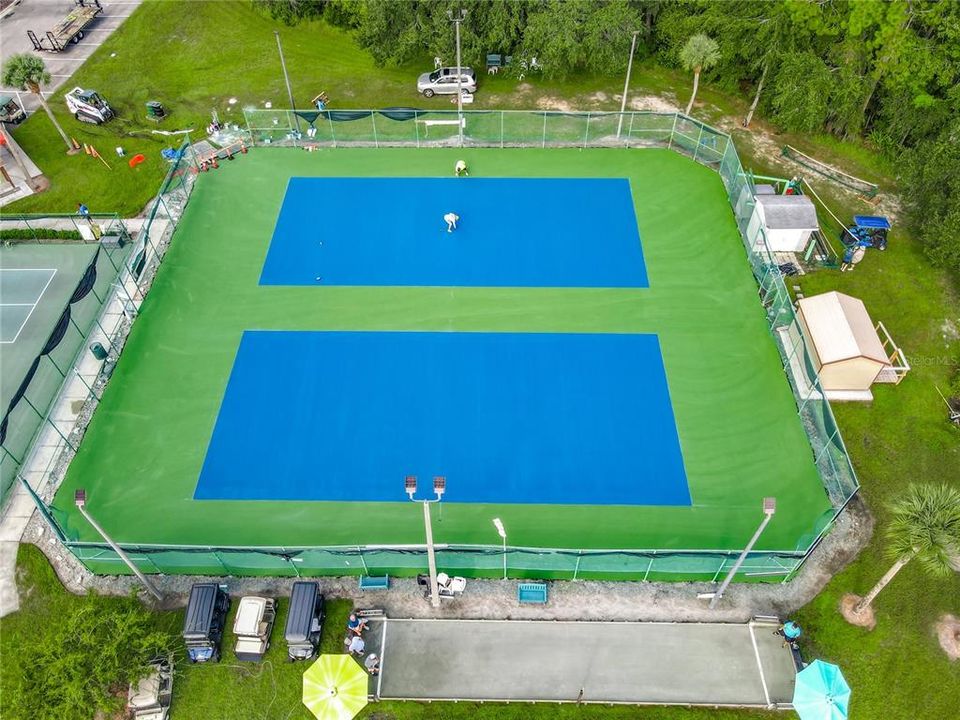 合同活跃: $209,900 (3 贝兹, 2 浴室, 1691 平方英尺)