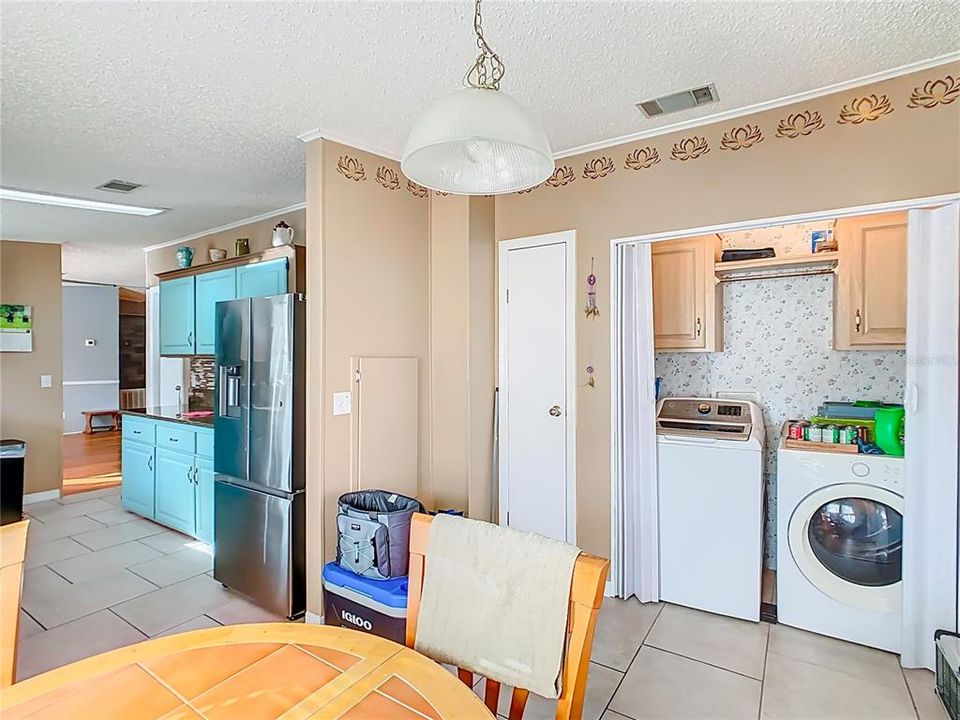 合同活跃: $209,900 (3 贝兹, 2 浴室, 1691 平方英尺)