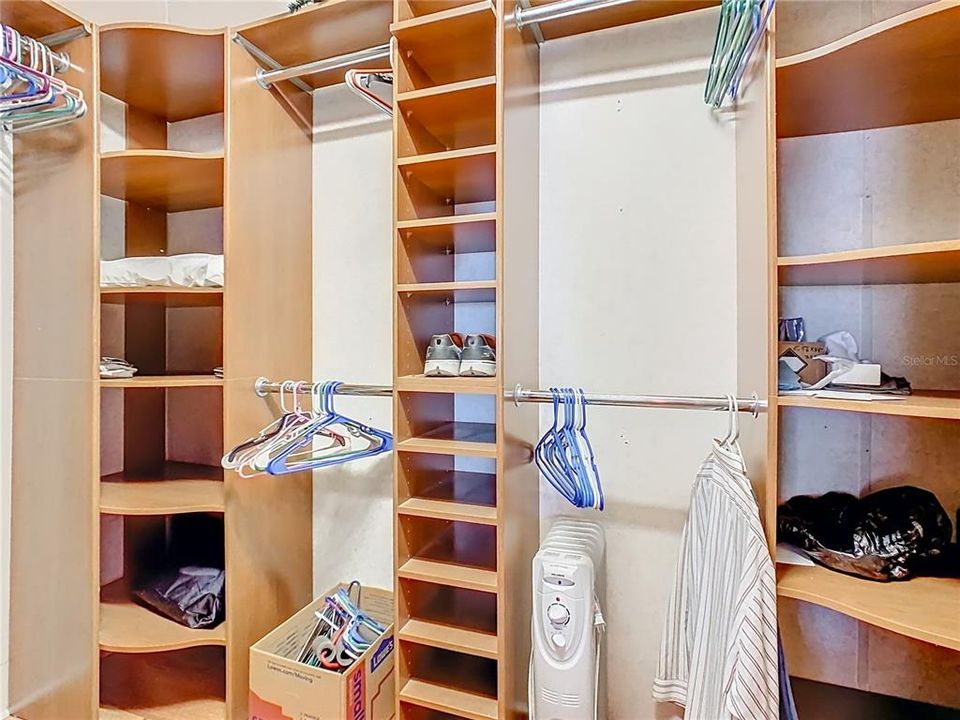 合同活跃: $209,900 (3 贝兹, 2 浴室, 1691 平方英尺)