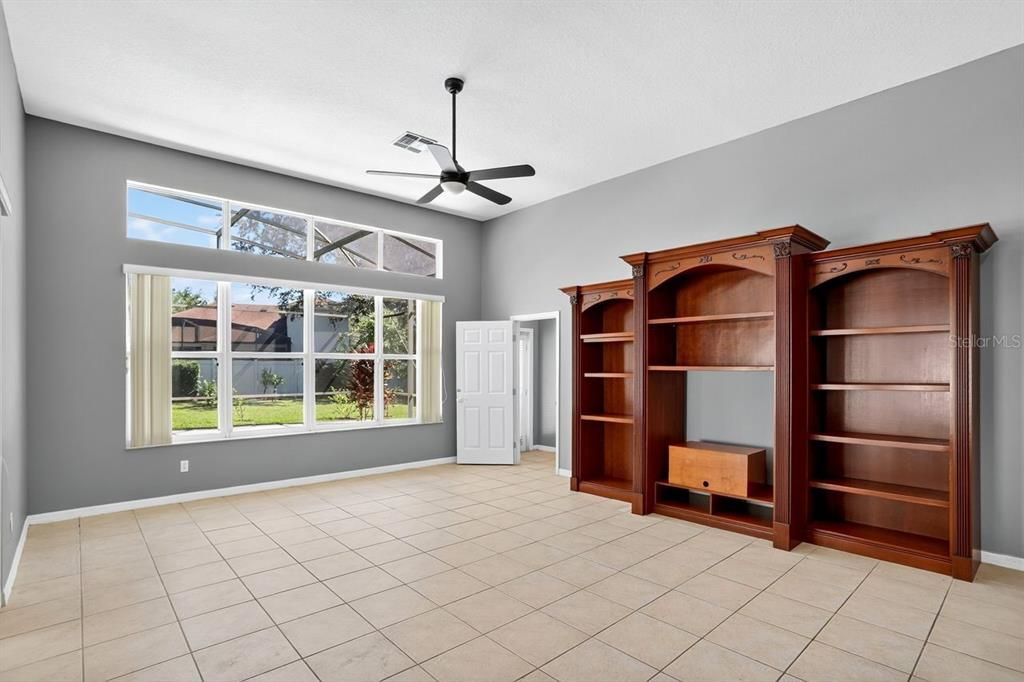 合同活跃: $730,000 (5 贝兹, 3 浴室, 2898 平方英尺)