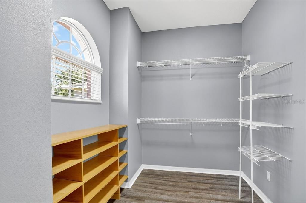 合同活跃: $730,000 (5 贝兹, 3 浴室, 2898 平方英尺)