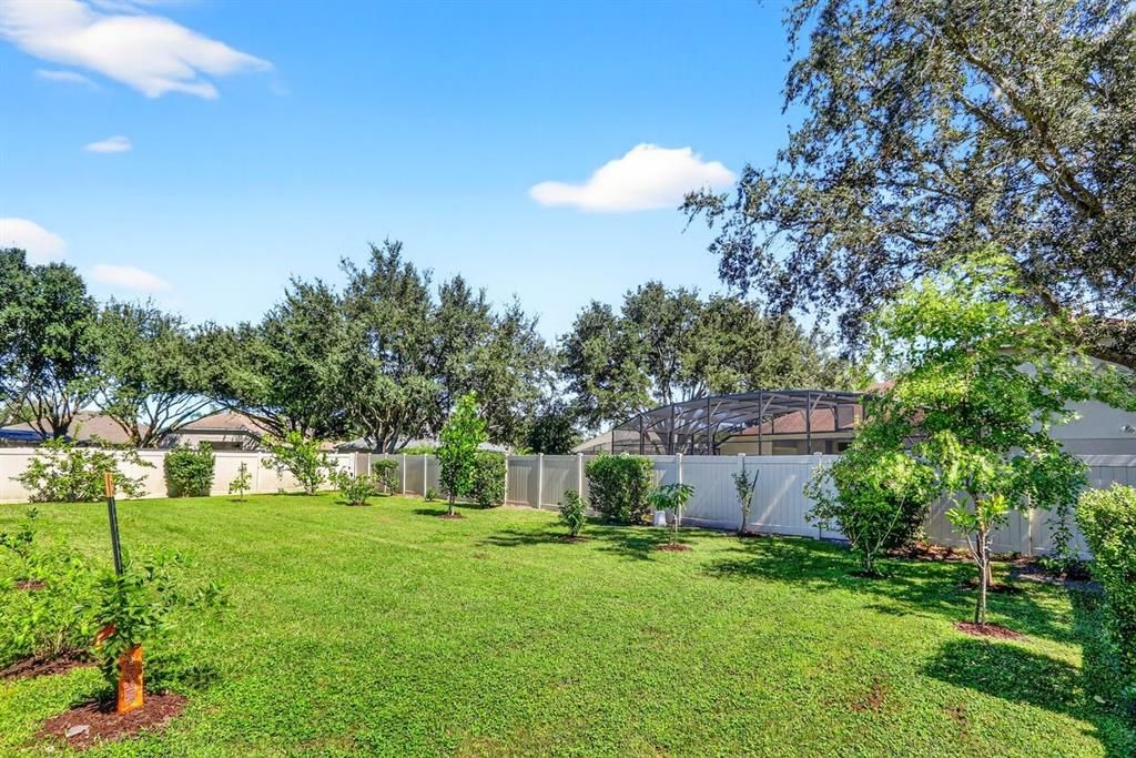 合同活跃: $730,000 (5 贝兹, 3 浴室, 2898 平方英尺)