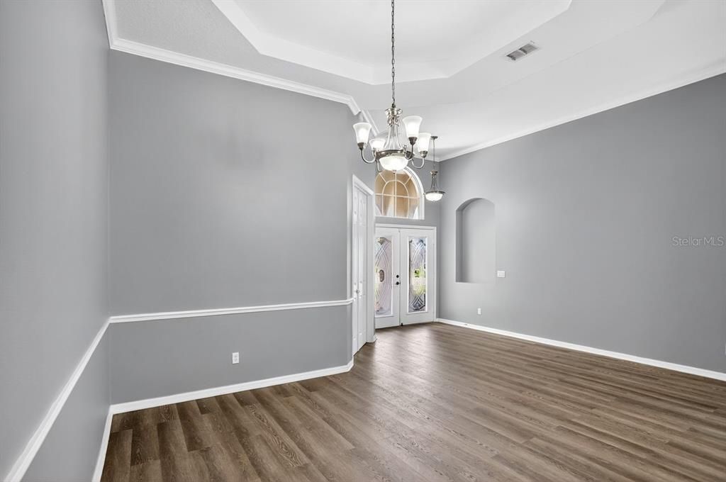 合同活跃: $730,000 (5 贝兹, 3 浴室, 2898 平方英尺)