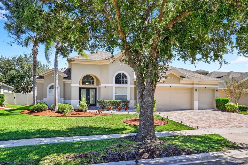 合同活跃: $730,000 (5 贝兹, 3 浴室, 2898 平方英尺)