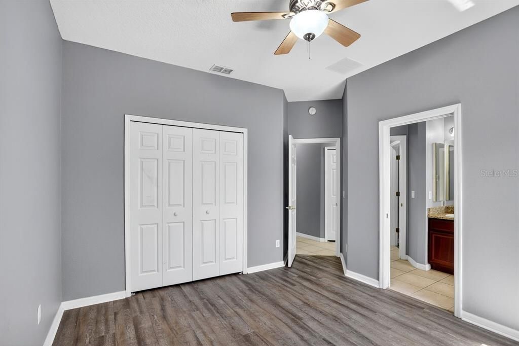 合同活跃: $730,000 (5 贝兹, 3 浴室, 2898 平方英尺)