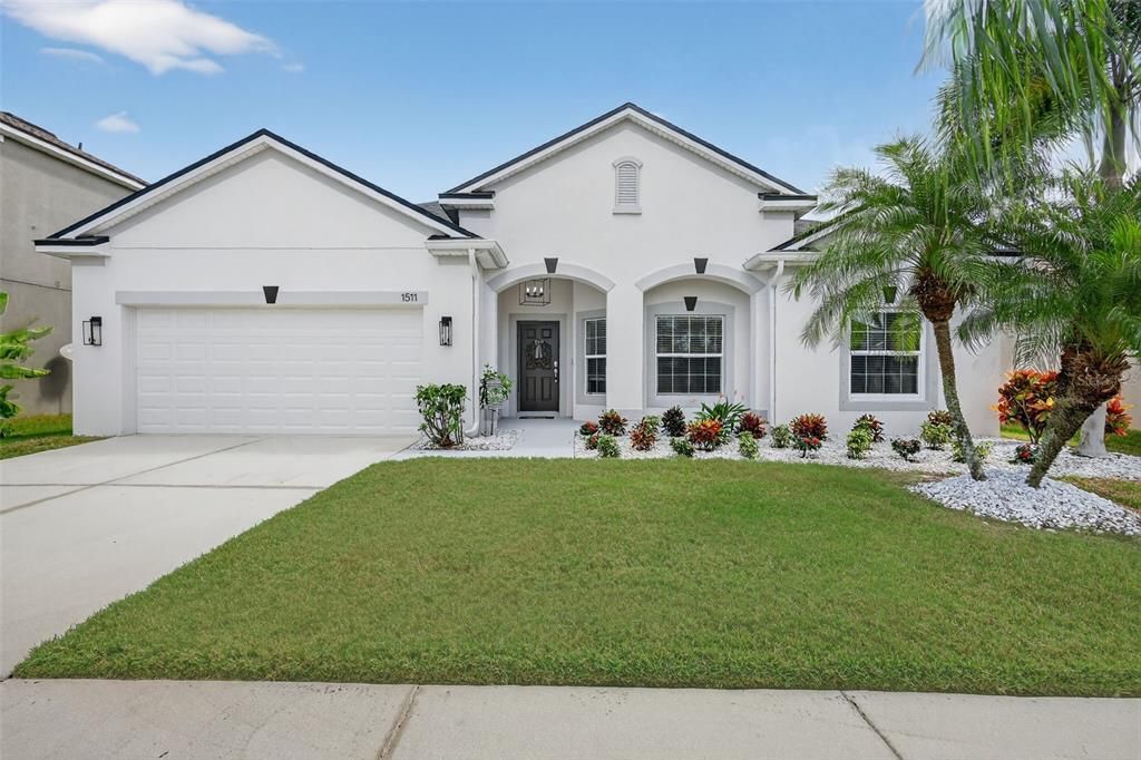 Recently Sold: $435,000 (4 beds, 3 baths, 2458 Square Feet)