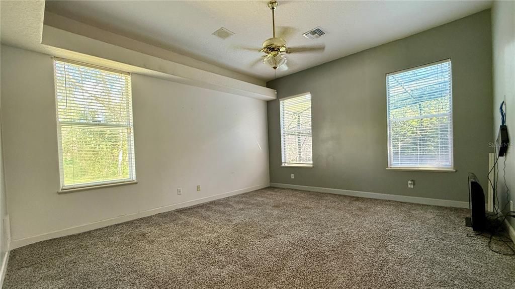 En Venta: $585,000 (4 camas, 3 baños, 3578 Pies cuadrados)