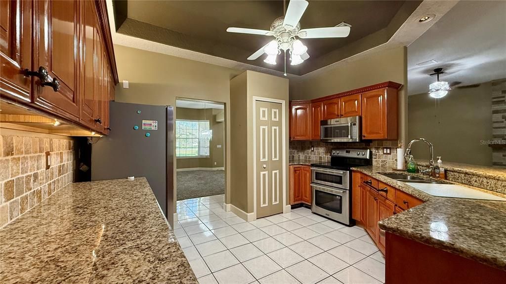 En Venta: $585,000 (4 camas, 3 baños, 3578 Pies cuadrados)