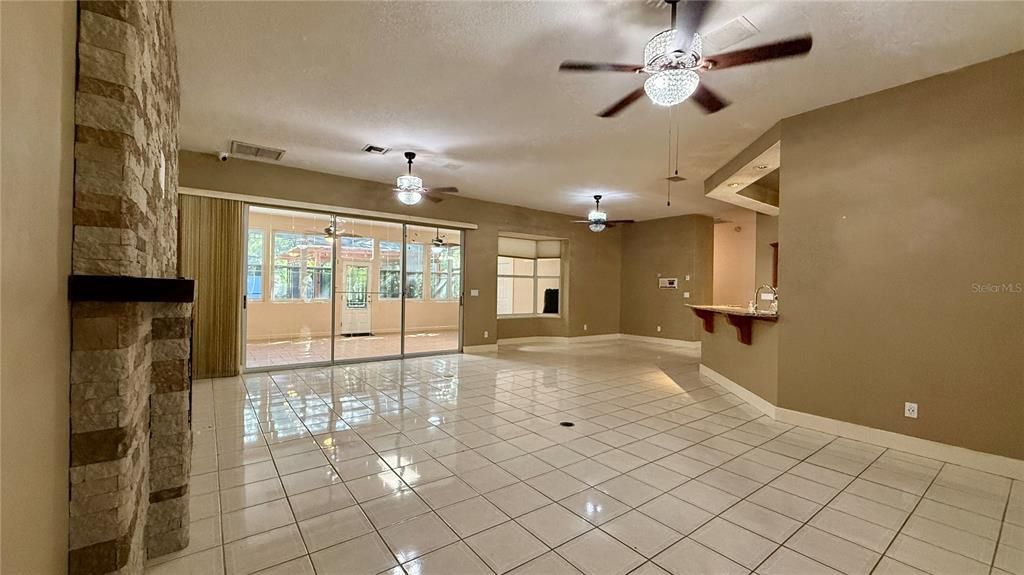 En Venta: $585,000 (4 camas, 3 baños, 3578 Pies cuadrados)