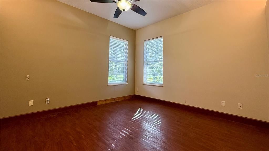 En Venta: $585,000 (4 camas, 3 baños, 3578 Pies cuadrados)