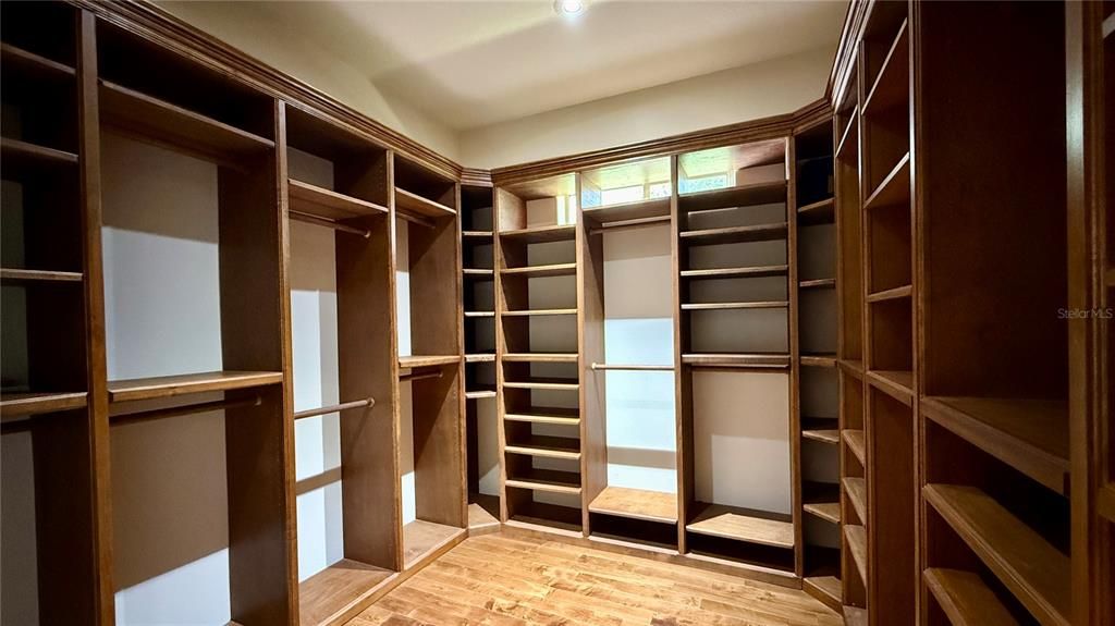 En Venta: $585,000 (4 camas, 3 baños, 3578 Pies cuadrados)