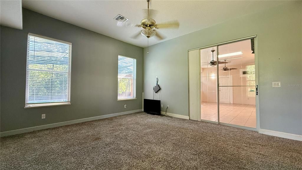 En Venta: $585,000 (4 camas, 3 baños, 3578 Pies cuadrados)