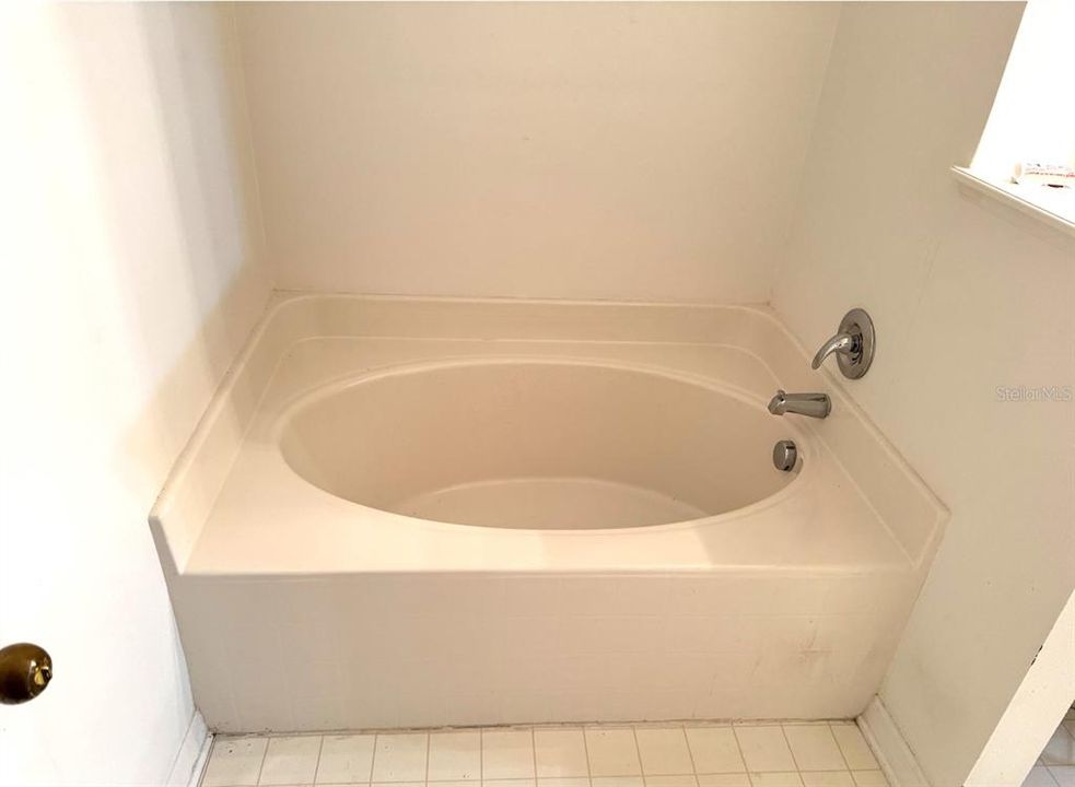 Под контрактом: $365,000 (3 спален, 2 ванн, 1617 Квадратных фут)