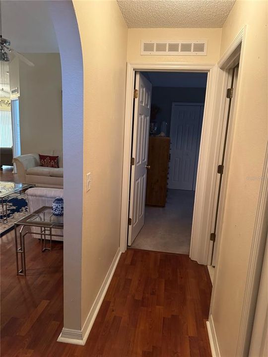 Под контрактом: $365,000 (3 спален, 2 ванн, 1617 Квадратных фут)