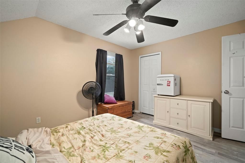 Active With Contract: $325,000 (4 beds, 2 baths, 1438 Square Feet)