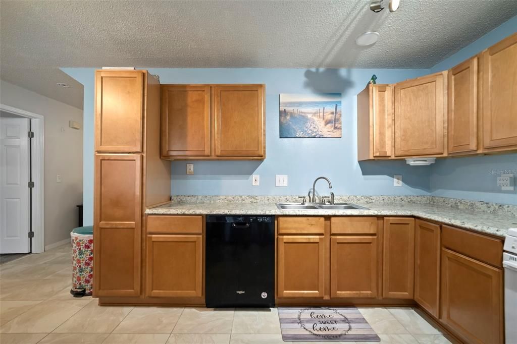 Active With Contract: $325,000 (4 beds, 2 baths, 1438 Square Feet)