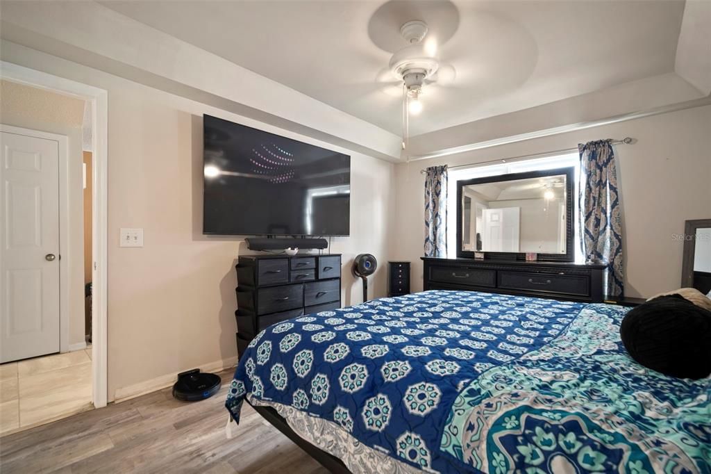 Active With Contract: $325,000 (4 beds, 2 baths, 1438 Square Feet)