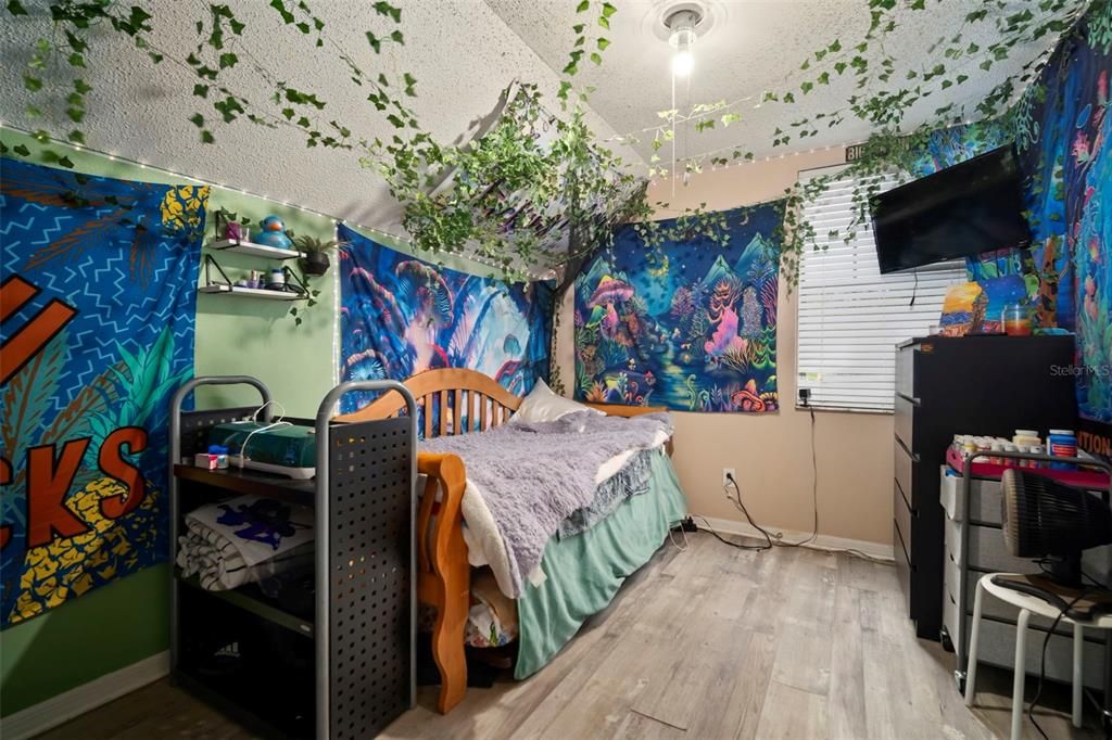 Active With Contract: $325,000 (4 beds, 2 baths, 1438 Square Feet)