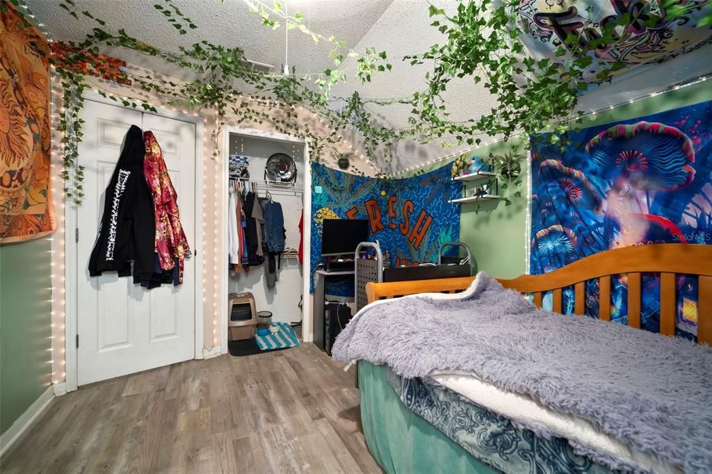 Active With Contract: $325,000 (4 beds, 2 baths, 1438 Square Feet)