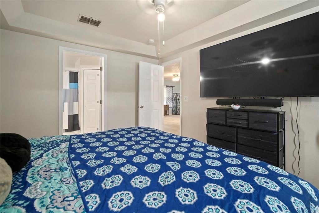 Active With Contract: $325,000 (4 beds, 2 baths, 1438 Square Feet)